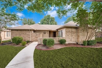 Building Photo - 173 Simmons Dr