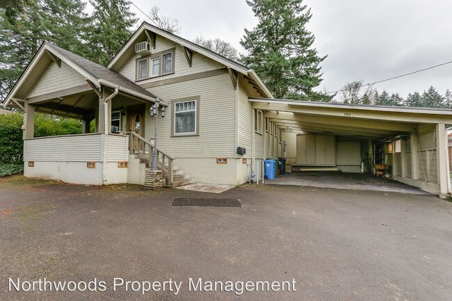 Building Photo - 780 W 28th Ave