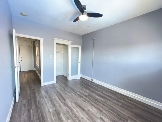 Building Photo - 2422 Sichel St