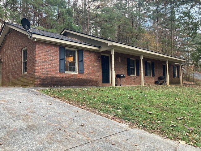 Foto del edificio - 249 Mountain View Rd SE