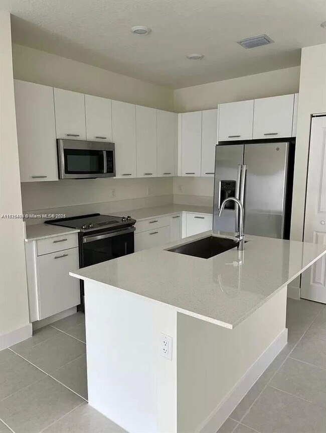 Foto del edificio - 8167 NW 41st St