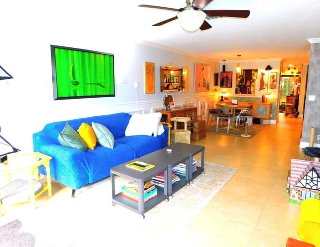 Foto del edificio - 797 S Riverside Dr