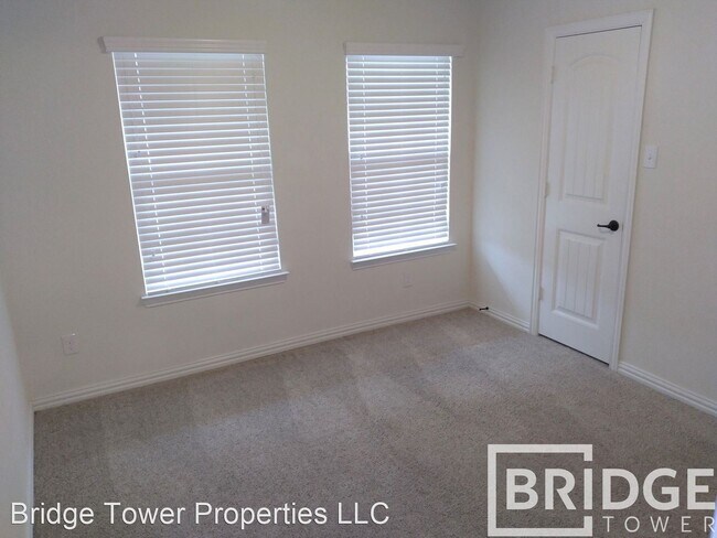 Foto del edificio - 4 br, 3.5 bath House - 8429 Sweet Flag Lane