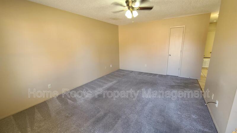 Primary Photo - 409 W Johnson Ave