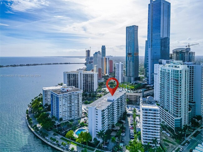 Foto del edificio - 1408 Brickell Bay Dr