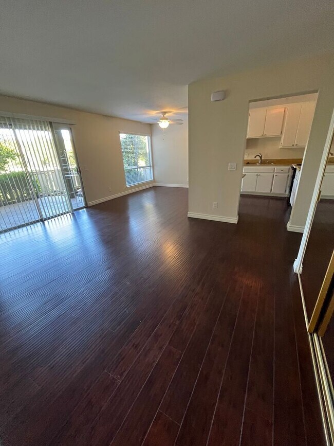Foto del edificio - Ground-Floor Living in a Desirable 55+ Thousand Oaks Community