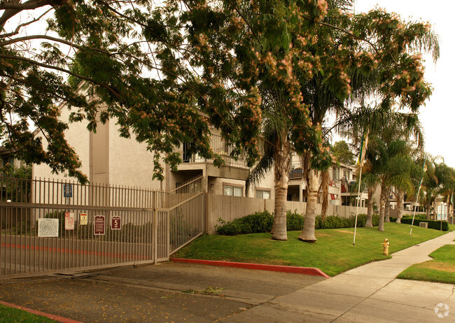 Foto del edificio - Arrow Wood Apartments