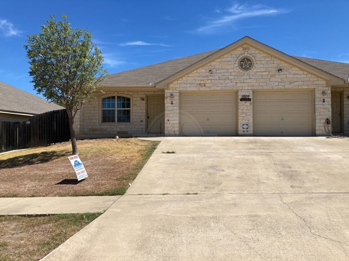 Foto principal - 1305 Powder River Dr