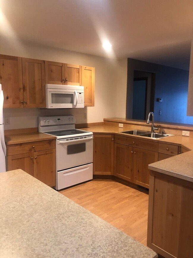 Building Photo - 2963 Warbler Way