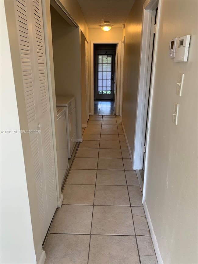 Building Photo - 1314 White Pine Dr