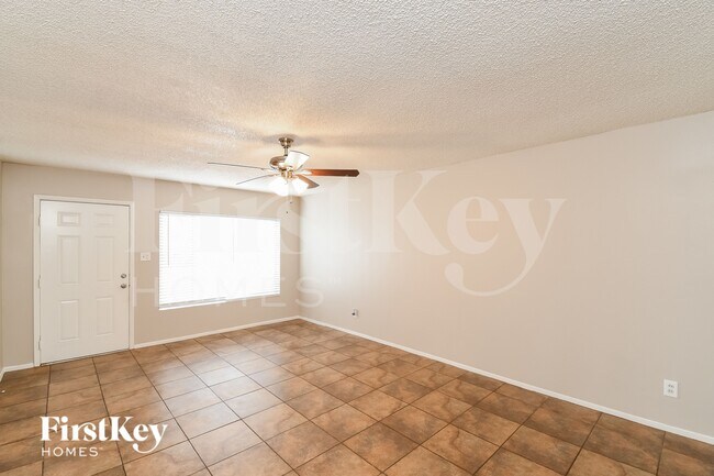 Foto del edificio - 940 E Loma Vista Dr