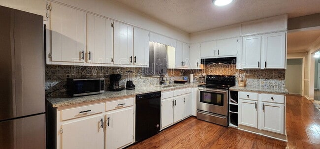 Foto del edificio - 150 Timberland Trail