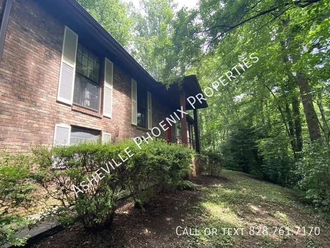 Building Photo - 20 Ferncliff Dr