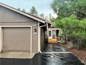 Building Photo - 2702 Juniper Cir