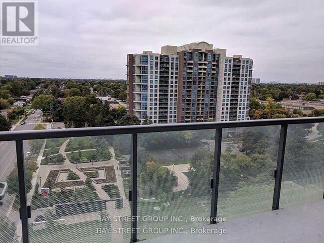Photo du bâtiment - 5162 Yonge St