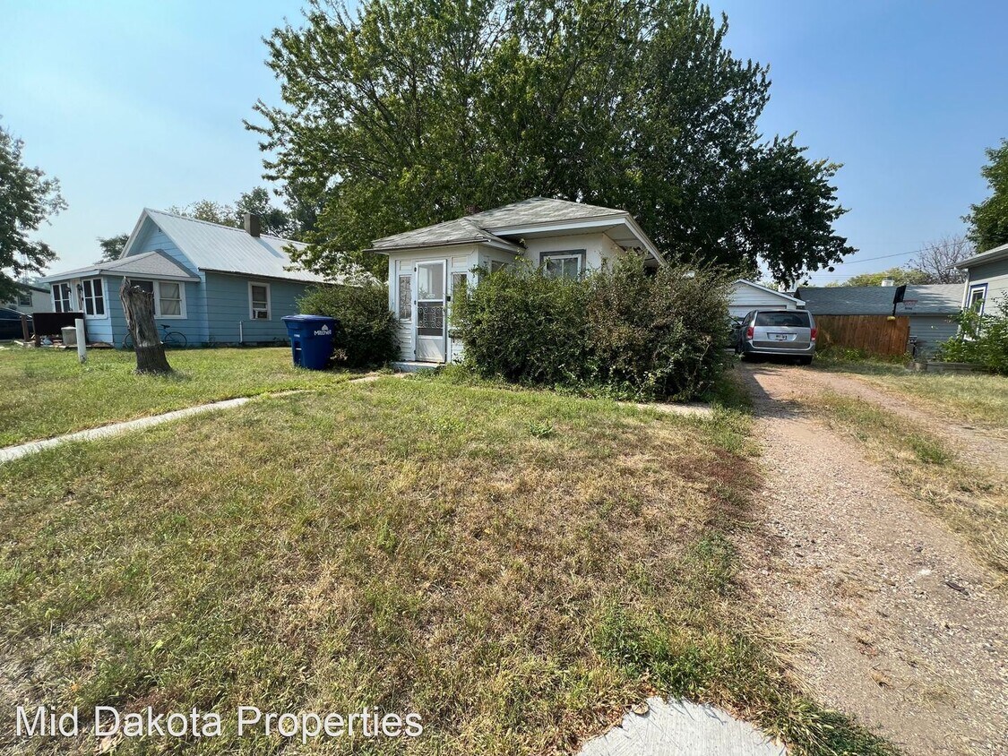 705 S Rowley St, Mitchell, SD 57301 House Rental in Mitchell, SD