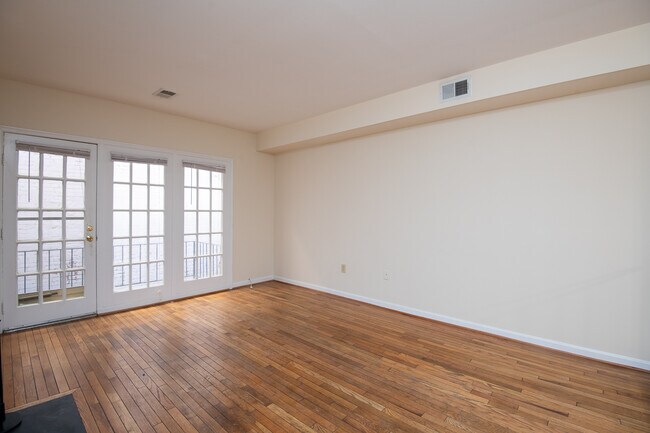 Foto del edificio - 1813 Biltmore St NW