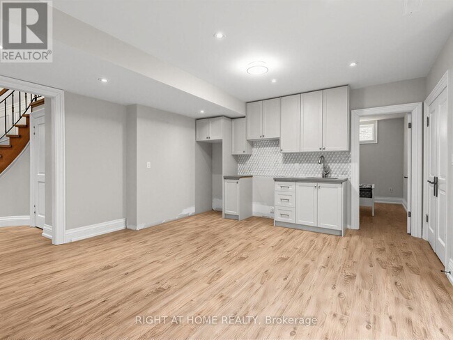 Building Photo - 88 Havendale Rd
