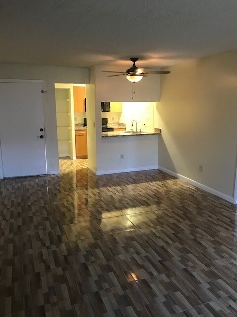Building Photo - 9710 Hammocks Blvd