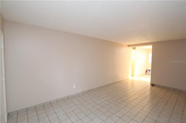 Foto del edificio - 4328 Edgewater Dr
