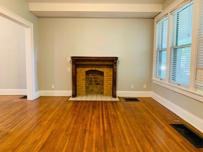 Foto del edificio - 1228-1232 Harrison Avenue