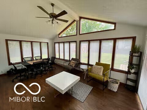 Foto del edificio - 10329 N Delaware St