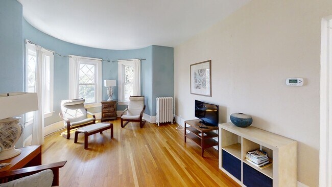 Building Photo - 307 Tappan St