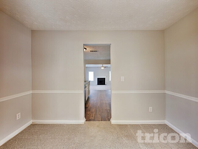 Foto del edificio - 5632 Briar Knoll Ct