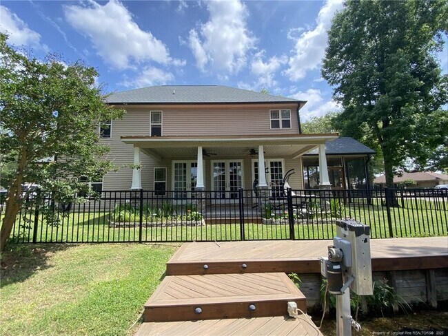 Building Photo - 484 Crown Point