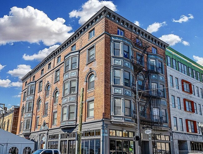 Building Photo - 1501 Vine St