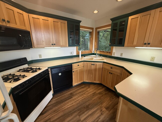 Building Photo - 125 Cogan Dr