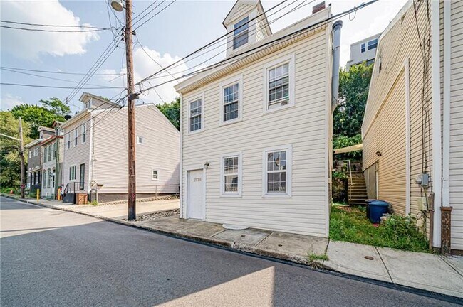 Foto del edificio - 2737 Shelly St