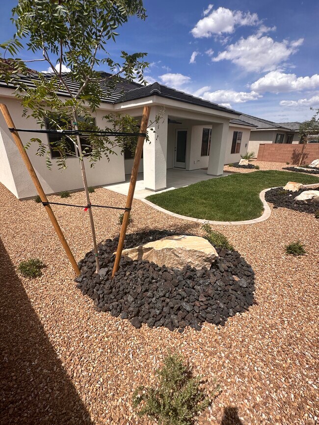 Foto del edificio - 2677 E Palm Cove Ave