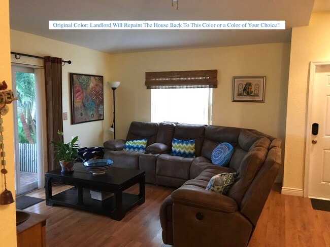 Building Photo - 2122 E Ridge Cir S