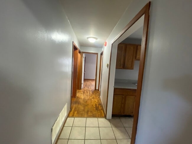 Building Photo - 507 N Meridian Ave