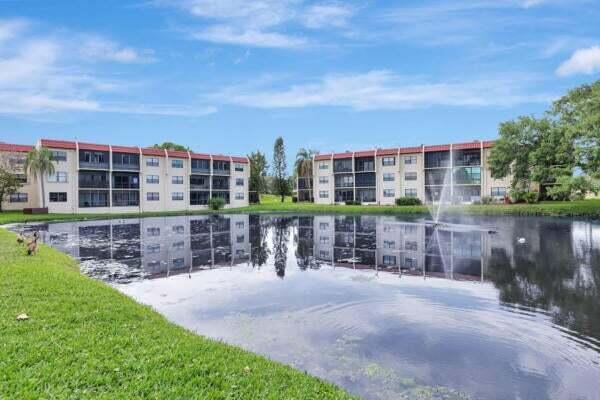 Foto principal - 2050 Oleander Blvd