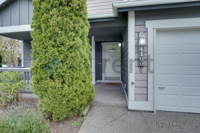 Building Photo - 4100 Scoria Ln SE