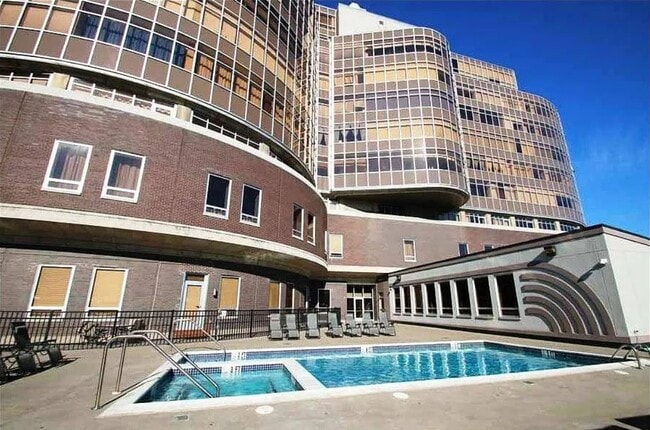 Building Photo - 201 N 8th St