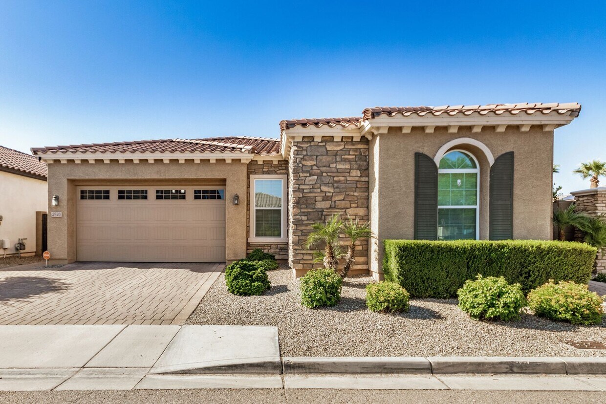 Foto principal - New Rental Listing in Madison Vistas