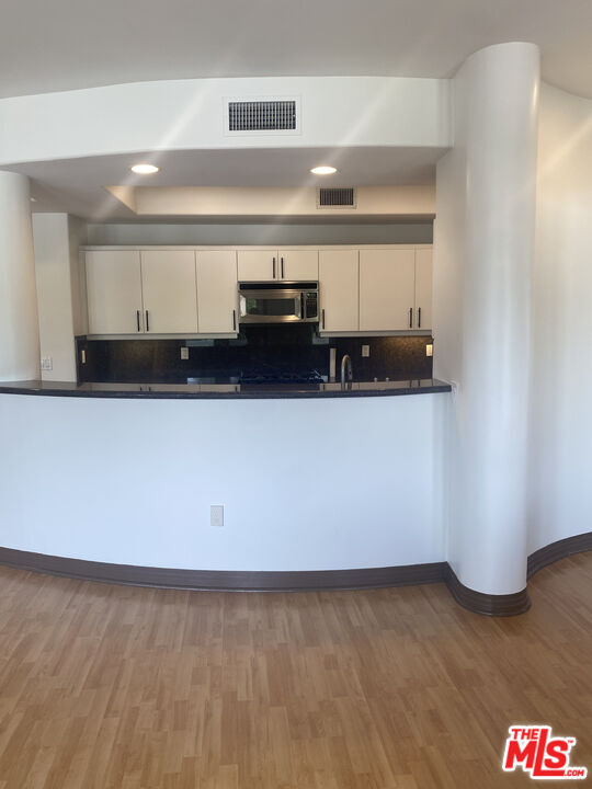 Foto del edificio - 1862 S Bentley Ave