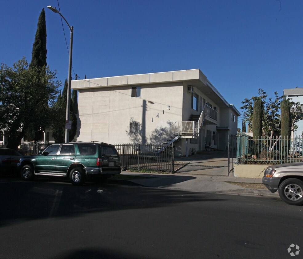 Primary Photo - 1413 N Kenmore Ave
