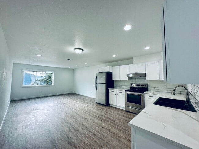 Foto del edificio - Spacious 4 BR / 3.5 BA Home in Prime Corvallis Location — $2,250