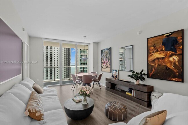 Building Photo - 1100S S Miami Ave