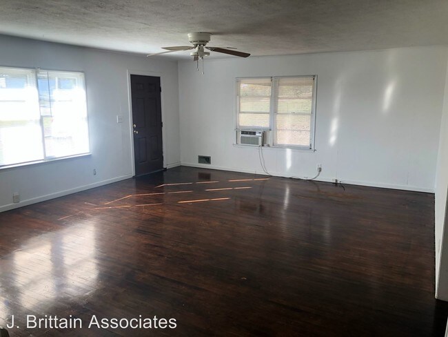 Foto del edificio - 1801 Golden Springs Rd