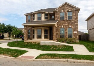 Building Photo - 2219 Lily Pad Ln