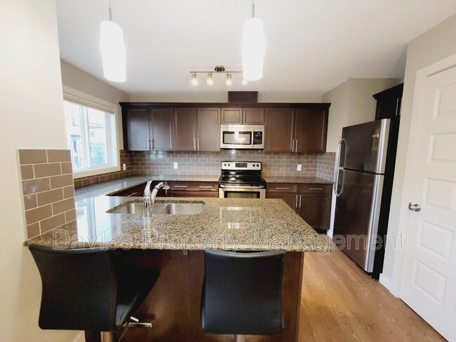 Photo du bâtiment - 1784 Cunningham Way SW