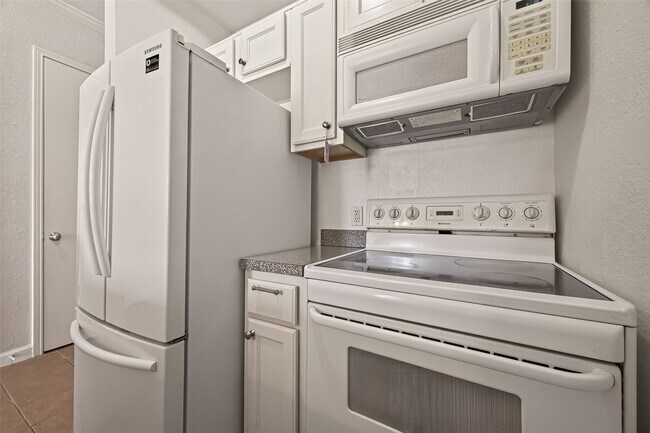 Foto del edificio - 4515 Briar Hollow Pl