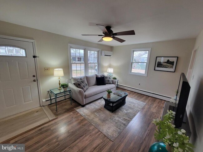 Foto del edificio - 806 Woodland Ave