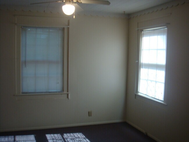 Building Photo - 1401 Williams St