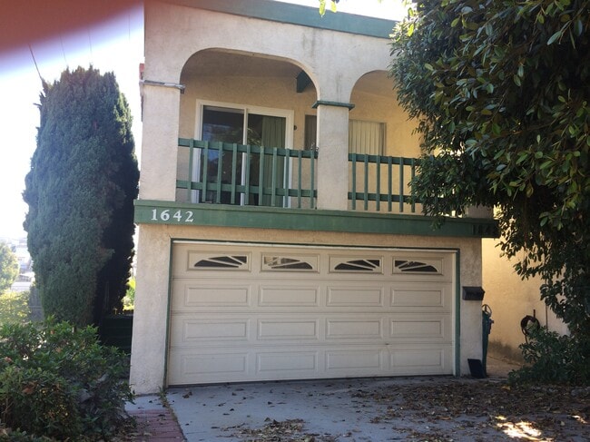 Building Photo - 1642 Carlson Ln